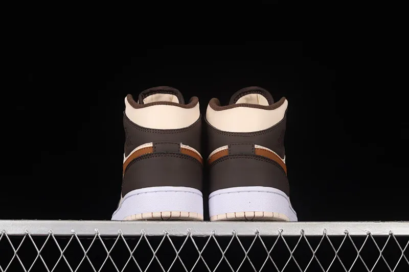 All categories Air Jordan Jordan series basketball shoes Air Jordan 1 Mid Z version Air Jordan 1 Mid AJ1 Joe 1 meter brown mid-top retro basketball shoes DO6699-200